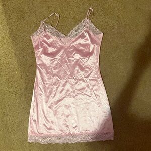 Baby pink slip dress w lace detailing